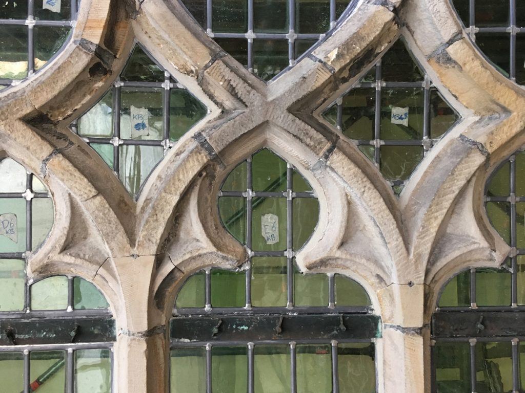 Detailaanzicht van een venster na de restauratie