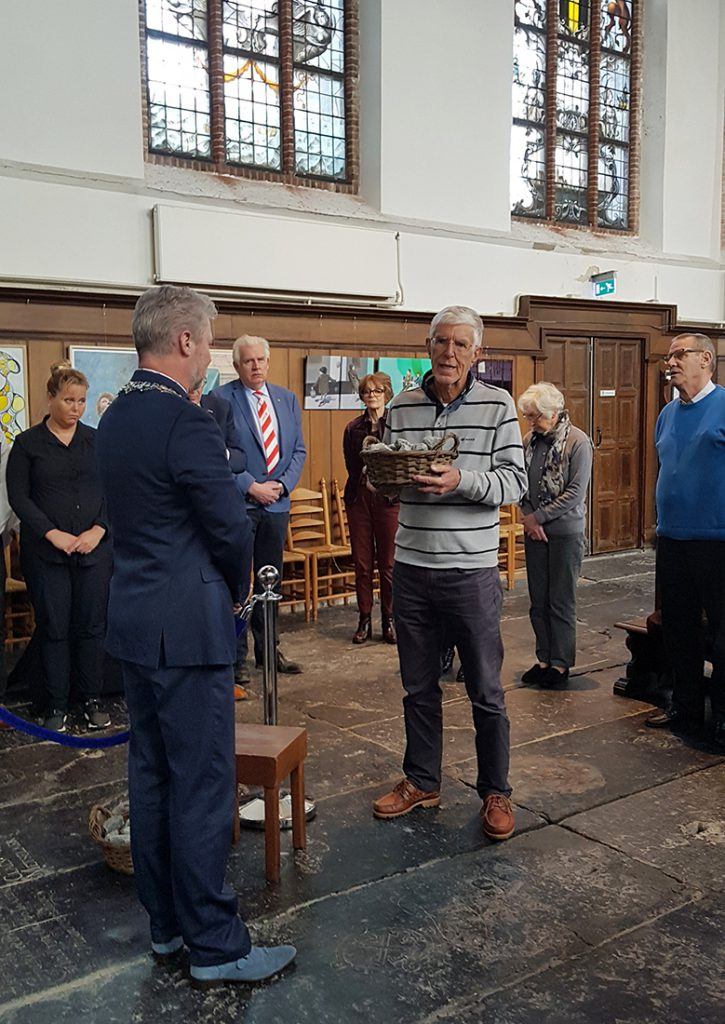 Museum in 't Houten Huis neemt de stenen in bewaring tot zij een permanente bestemming krijgen.