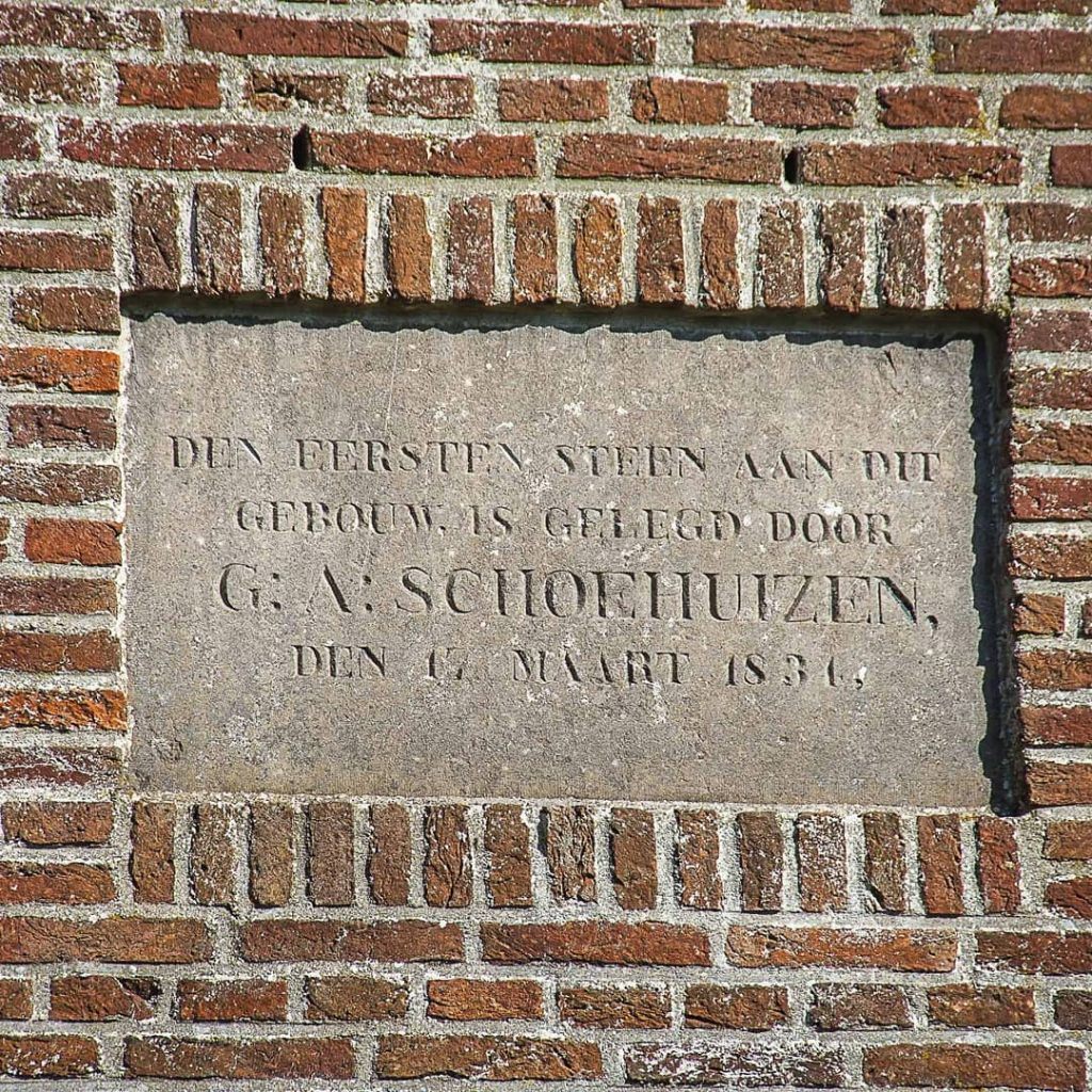 Gevelsteen van het Zwarte kerkje in Zuidschermer