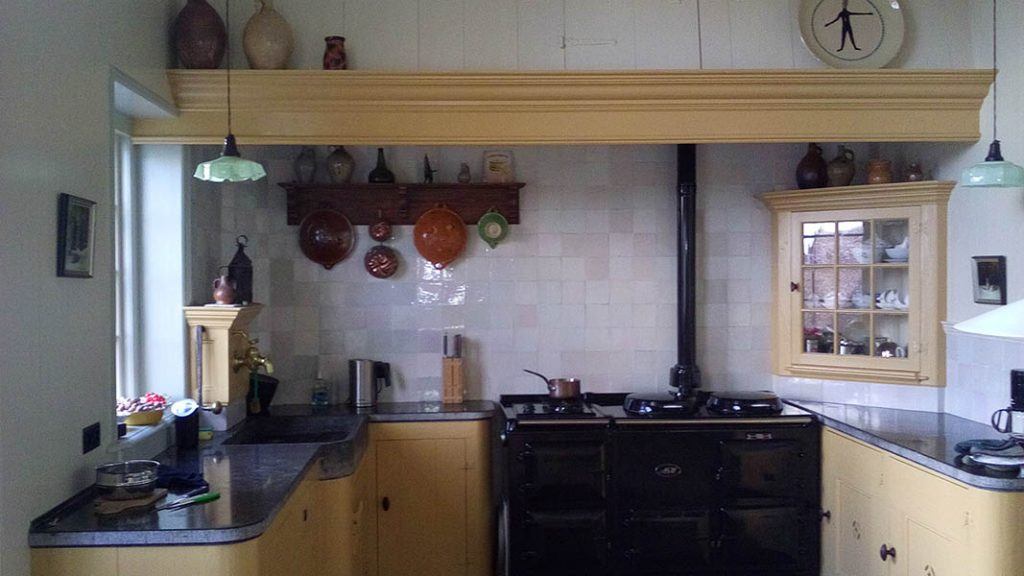 Keuken van het Huis met de Arend in De Rijp. Gerestaureerd door Stefan Witteman en geschilderd door Arno Geerlings.