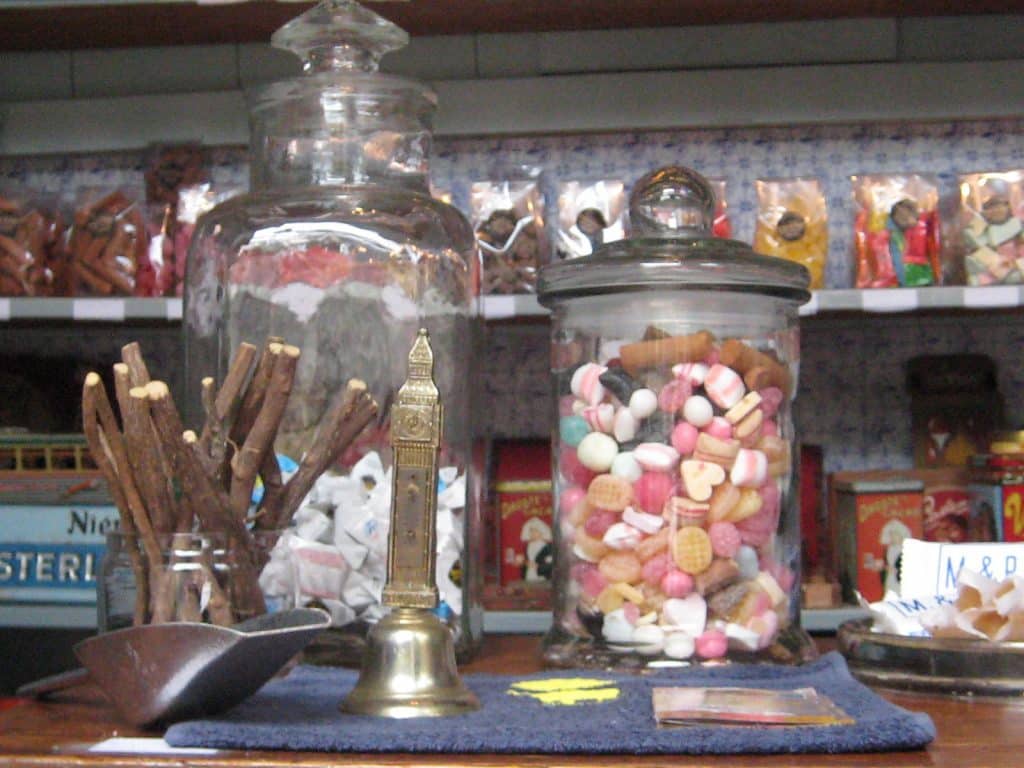 Bram en Aagie-Het kleinste snoepwinkeltje