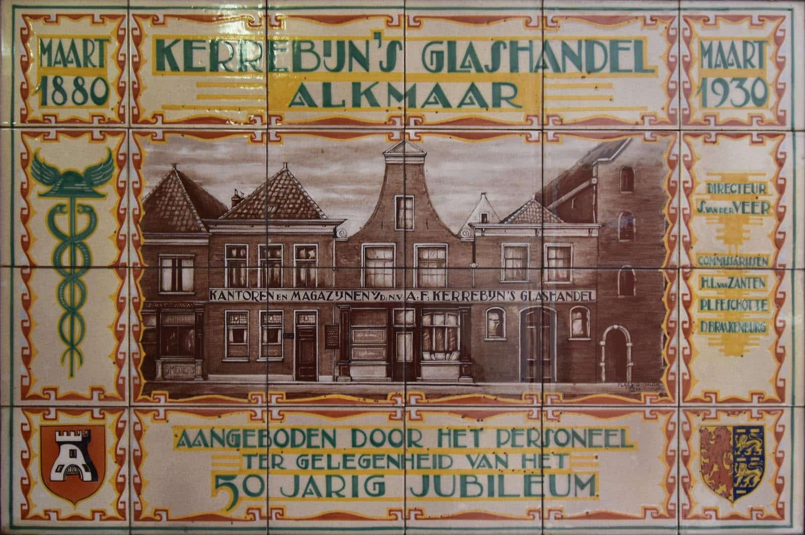 Tegeltableau van voormalige glasfabriek Kerebijn 2021. Dit zijn de oude panden waarin het bedrijf toen gevestigd was.