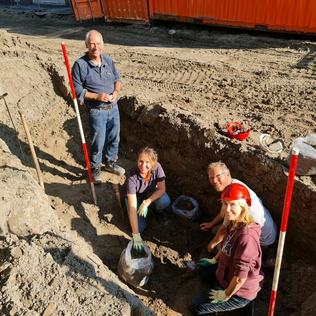 Archeologen tijdens opgraving Molenbuurt