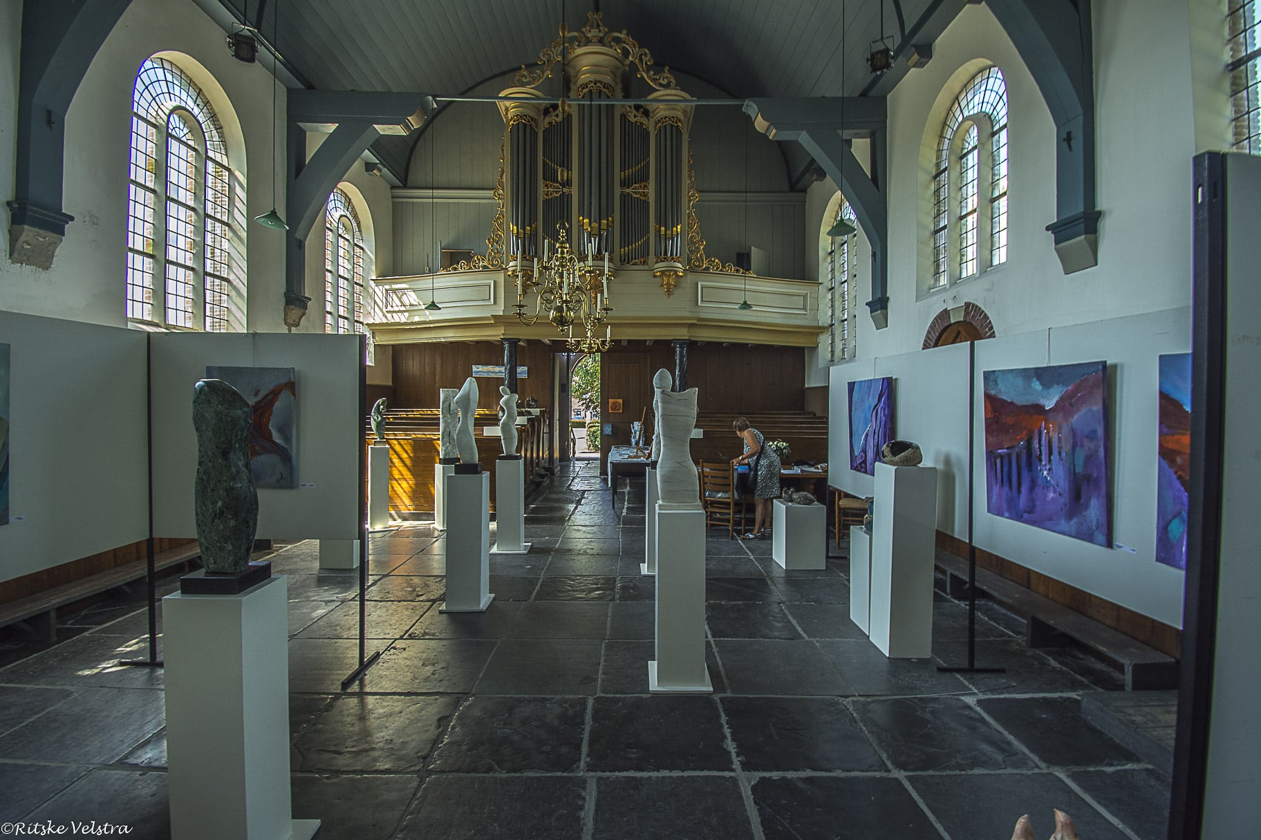 Interieur van de Dorpskerk in Grootschermer.