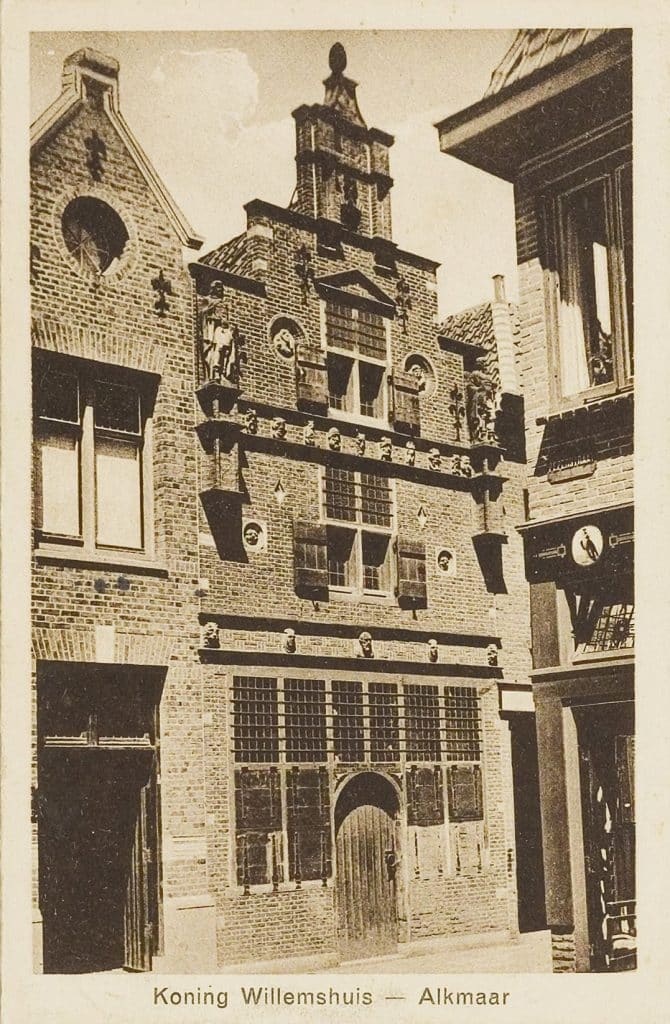 Foto Koning Willemshuis: 1935, fotograaf onbekend (Regionaal Archief Alkmaar, collectie Monumentenzorg /Erfgoed Alkmaar)