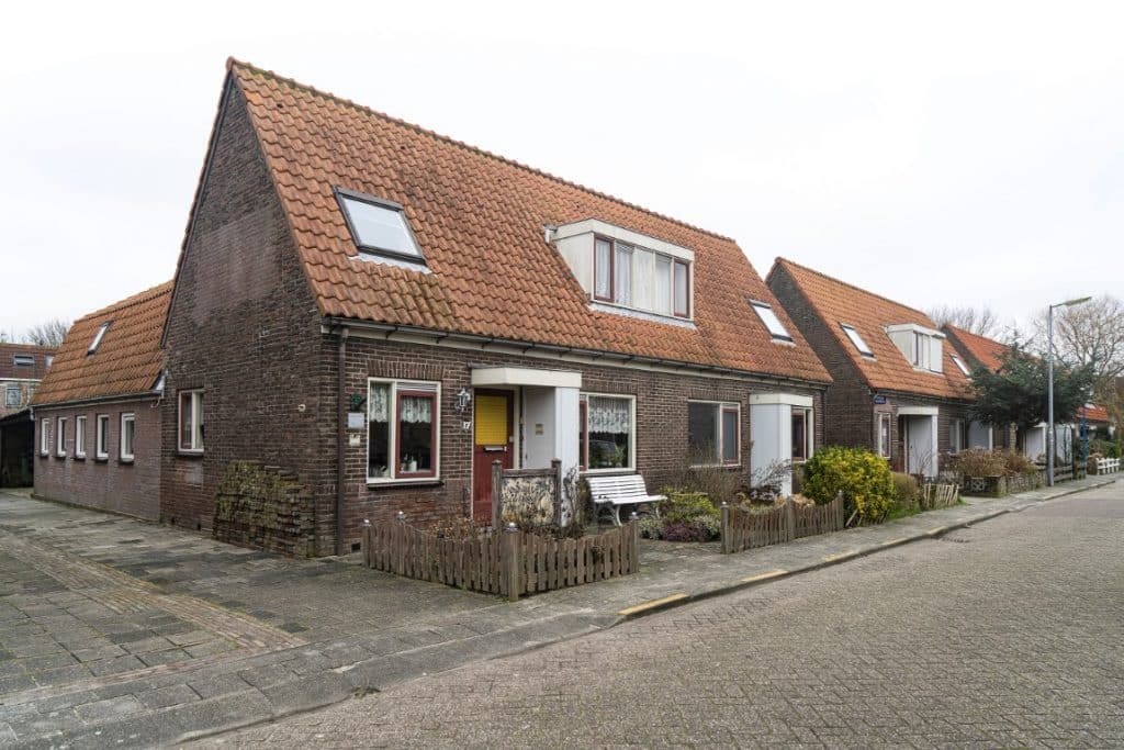 Burgemeester W. Kooimanstraat , nummer 17 t/m 23