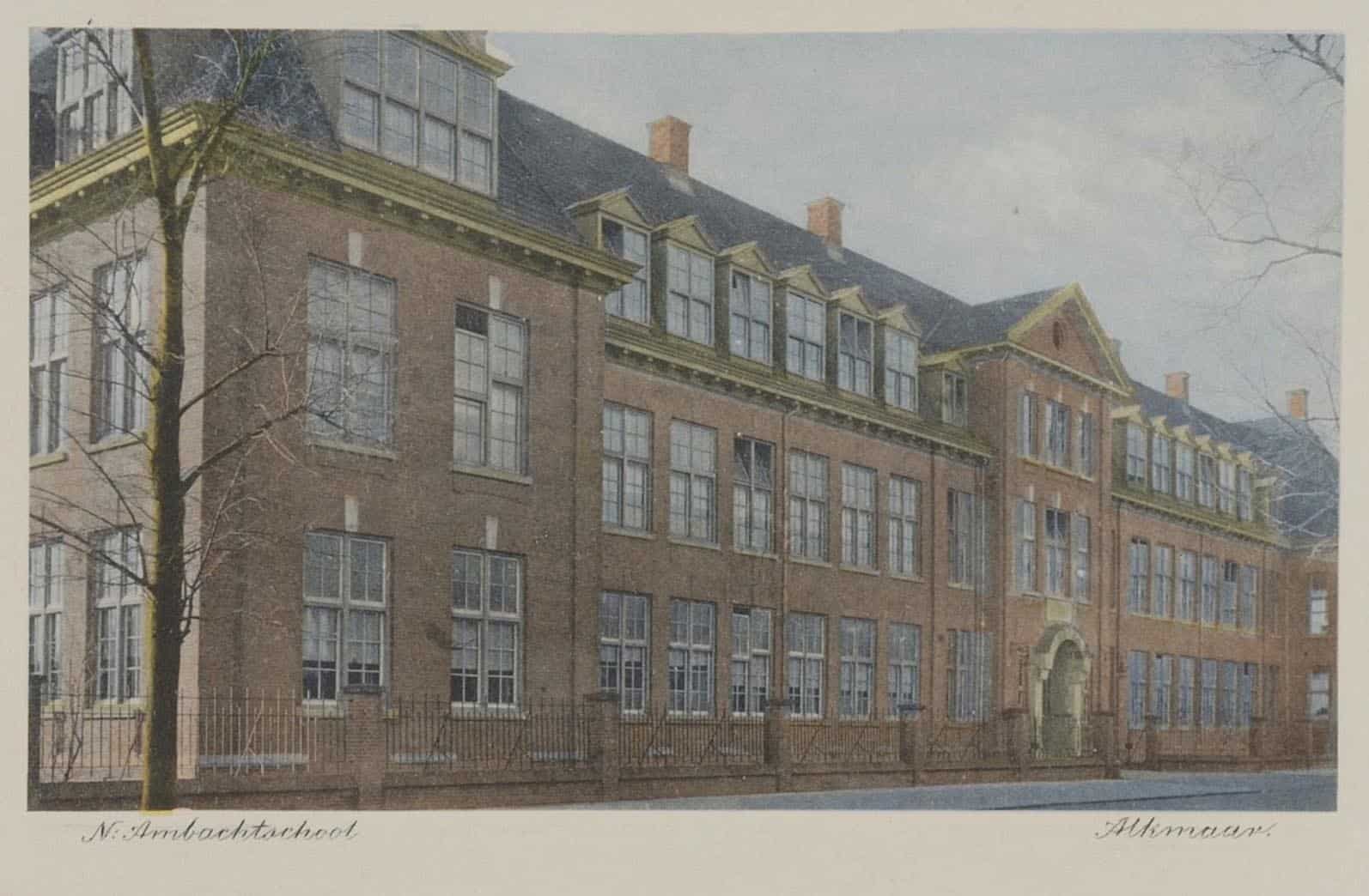 Prentbriefkaart Voormalige Ambachtsschool en Burger Avondschool. Circa 1916.