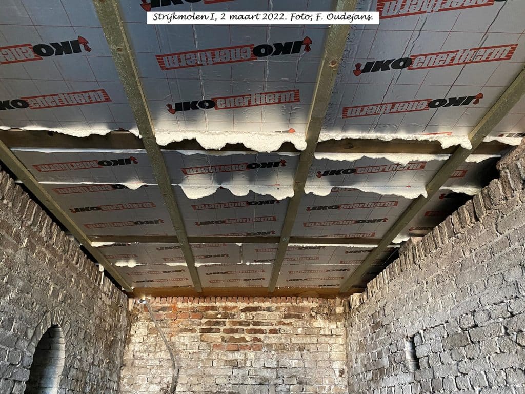 Restauratie strijkmolen i Isolatie plafond