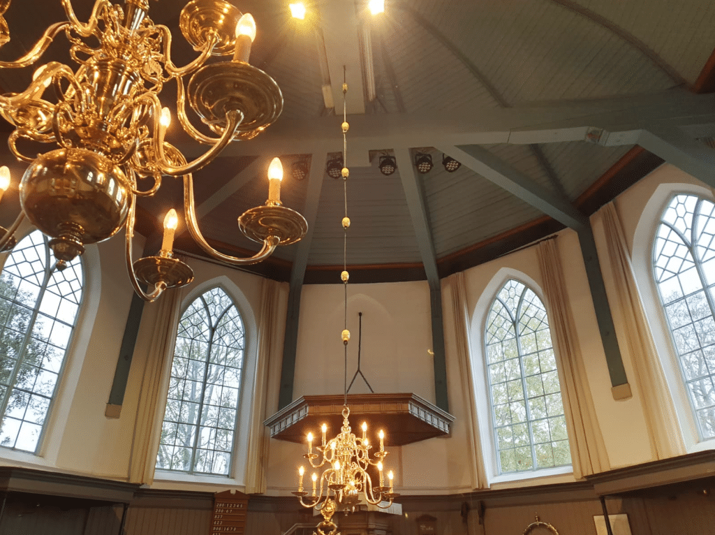 Interieur van de Protestantse kerk West-Graftdijk 2024.