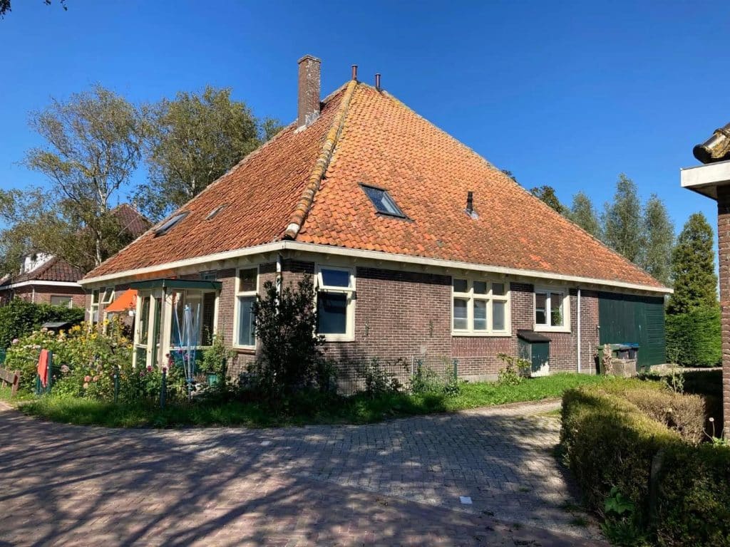 Stolp aan de Dorpsstraat in Markenbinnen.