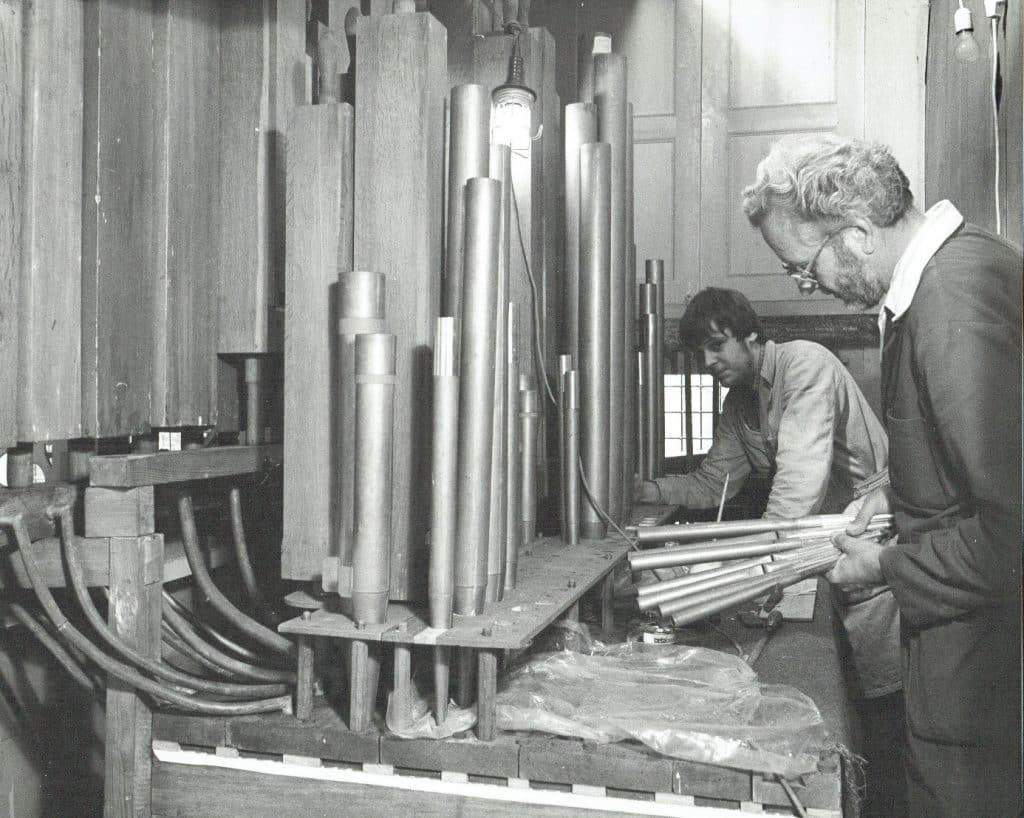 Restauratie van het orgel van de Dorpskerk Grootschermer in 1965.