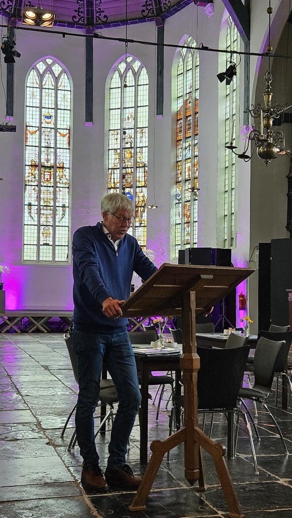 Toren Schermerhorn geopend. Toespraak in de kerk door Gerard.