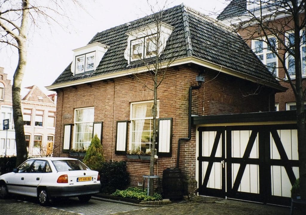 Bergerweg 3, hoek Staringhstraat. De conciërgewoning van de voormalige Ambachtsschool. Circa 2001. Foto A Schoots.