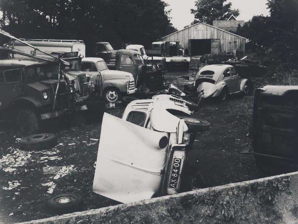 Buurtschap de Omval met de autosloperij van H. Beets in 1967.