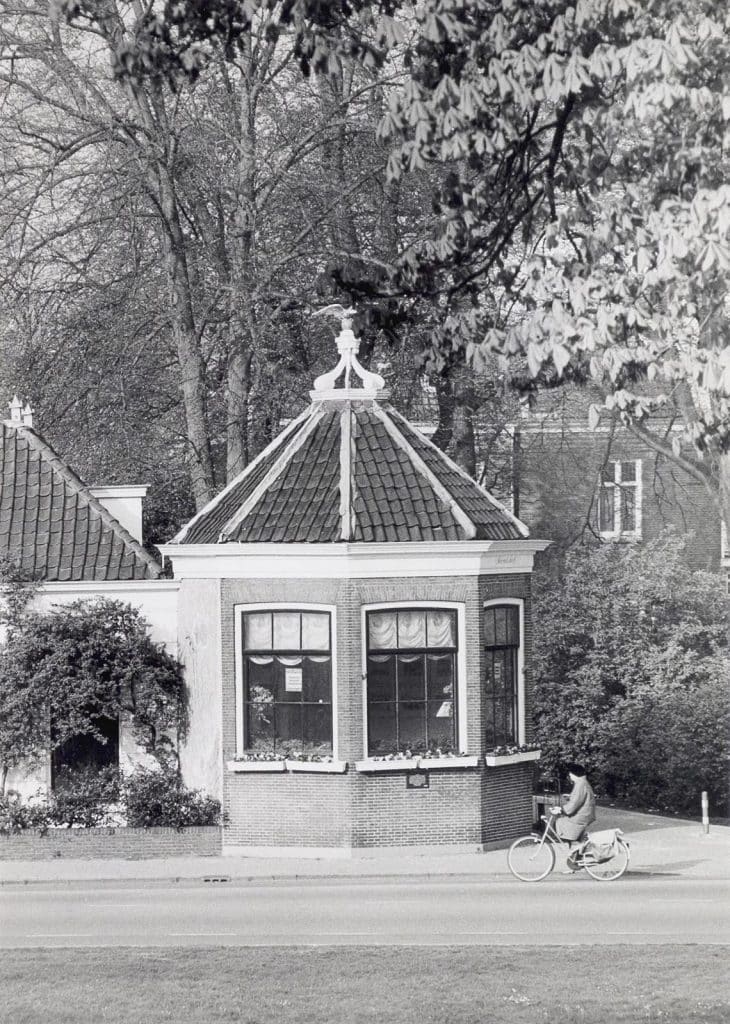 Woonhuis en theekoepeltje De Arendshof. 1992 J. Elsinga.