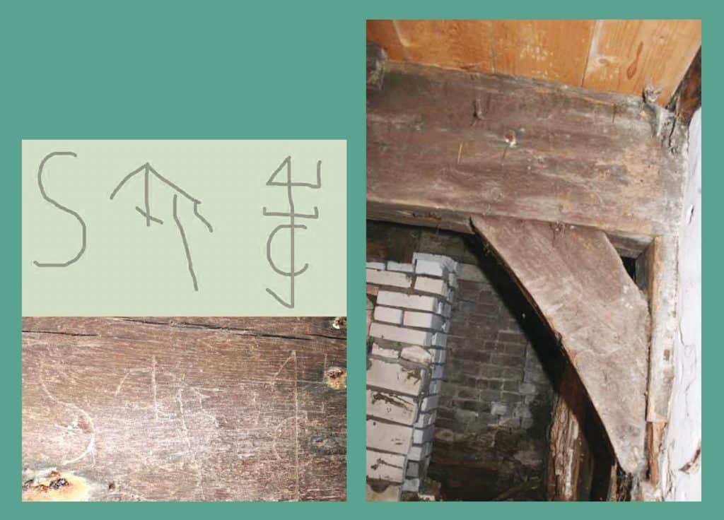 Merktekens op de balk boven de korbeel in het Huis met de Kogel.