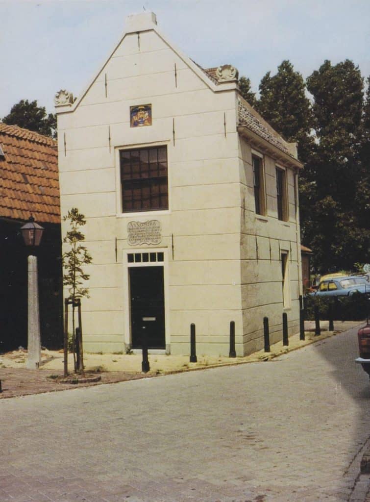 Prentbriefkaart van het Regthuysje. Foto JosPe circa 1975.