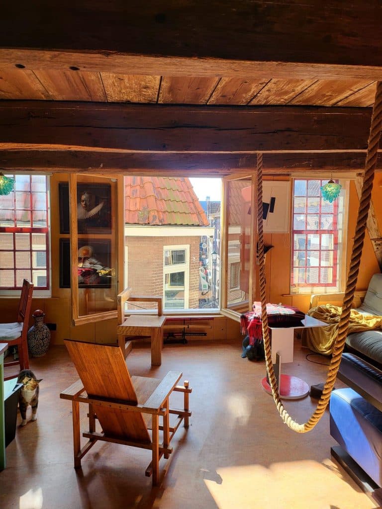 De woonkeuken op de tweede verdieping van het Smalste Huisje 2025