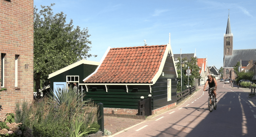 NH Nieuws Van sloper naar redder van Kleinste Huisje Schermerhorn Foto Tom Jurriaans