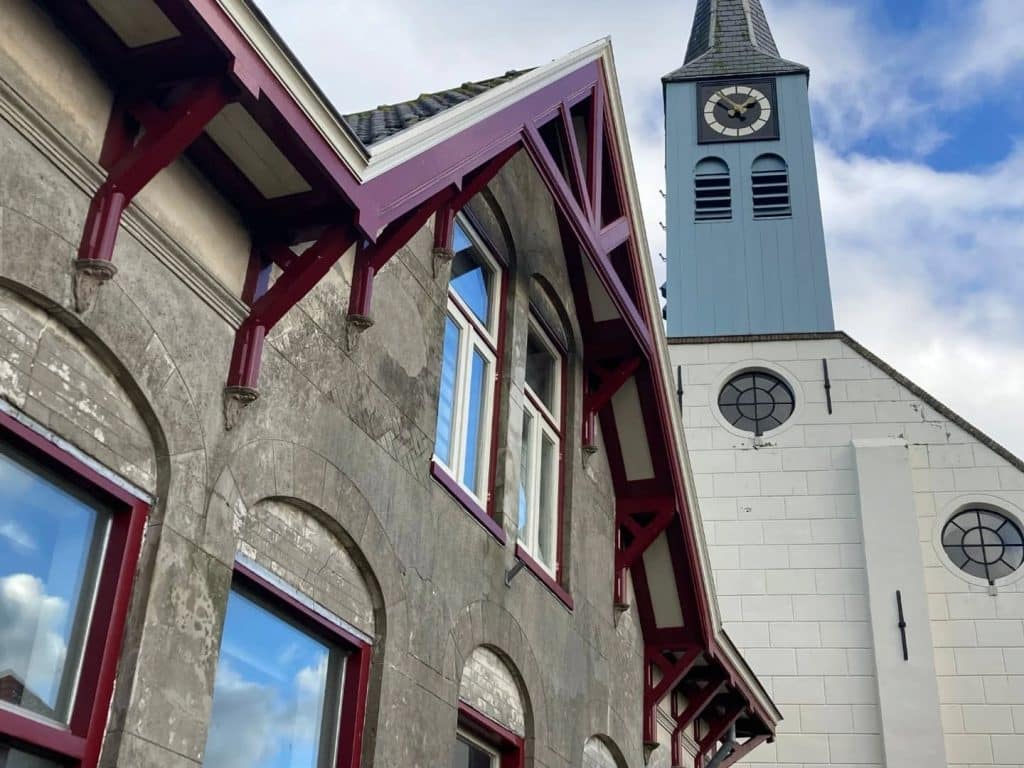 Detail Oostgraftdijk 43 vlak naast de dorpskerk in Oost-Graftdijk