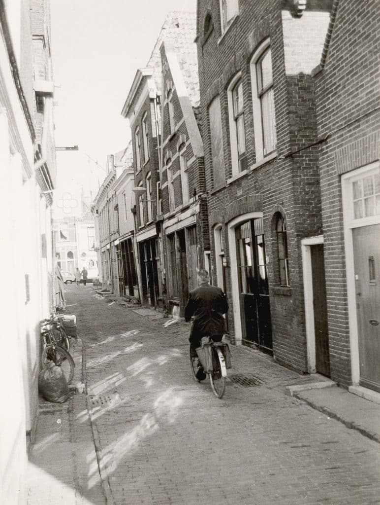 Achterdam 11, Achterdam 9, Achterdam 7, Achterdam 3-5, en Achterdam 1. 1971 Provinciale Planologische Dienst van Noord Holland.