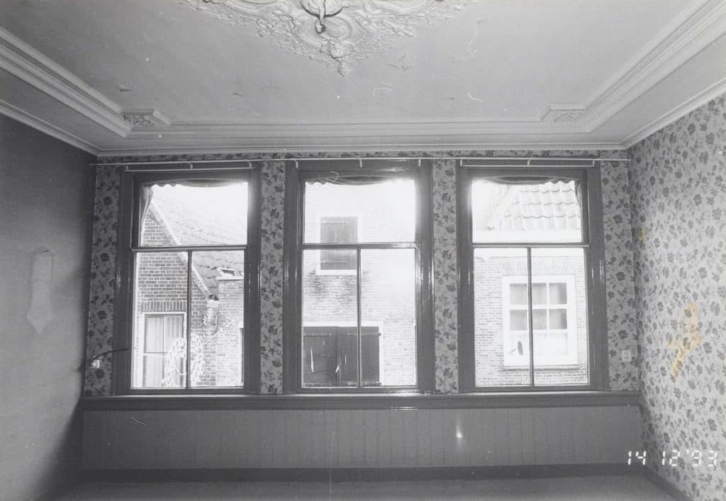 Interieur voorkamer eerste verdieping Achterdam 20. Foto J. Elsinga 1993.