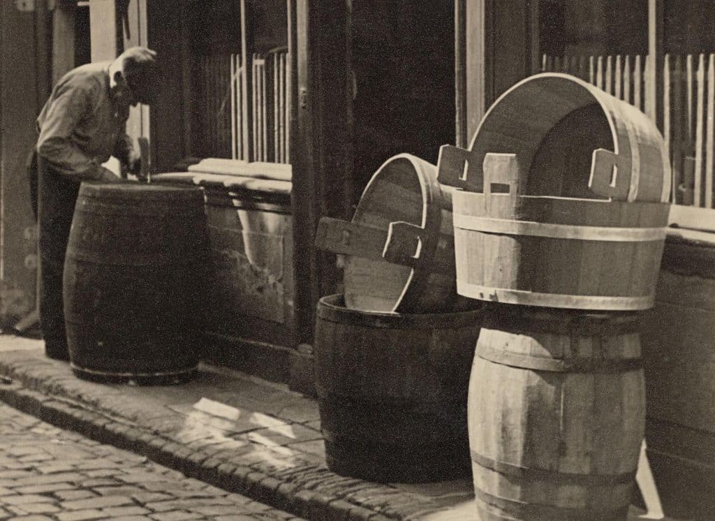Kuiperswerkplaats van Stikvoort op de Achterdam in 1937.