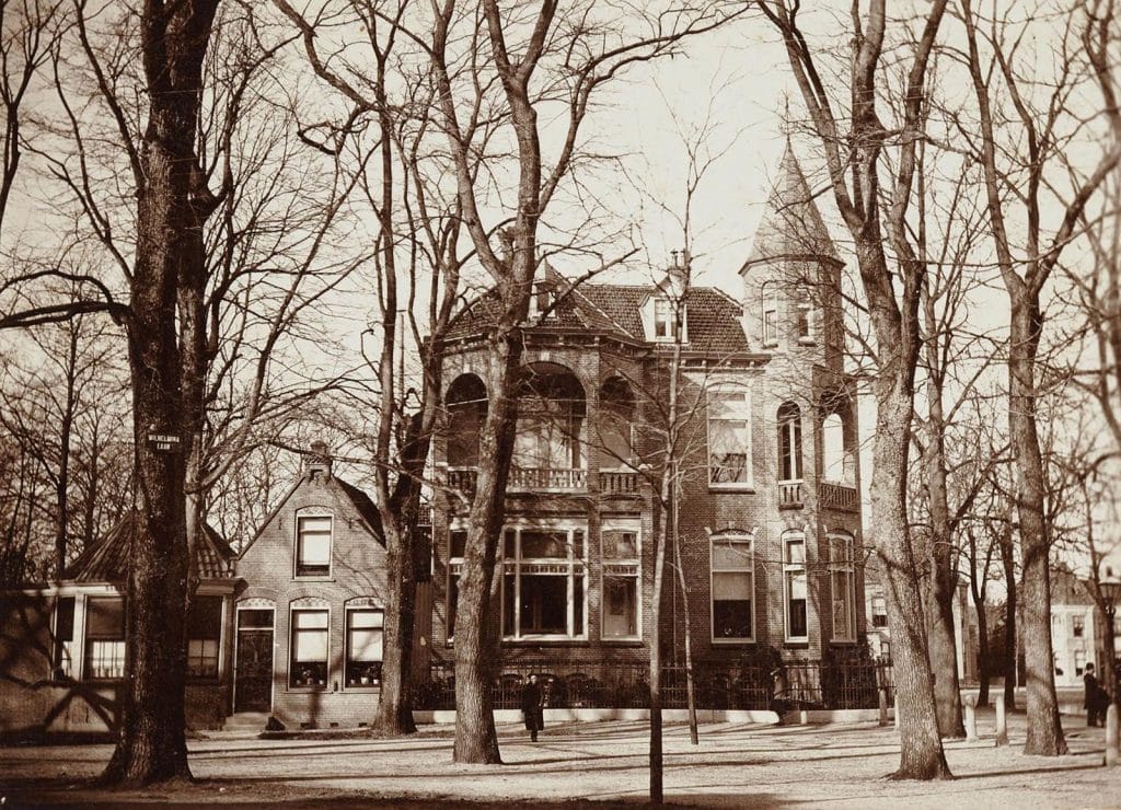 Villa Kennemerhoek aan de Wilhelminalaan 1. Circa 1910.