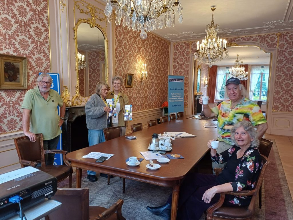 De groep van Groots Alkmaar TV in het Moriaanshoofd