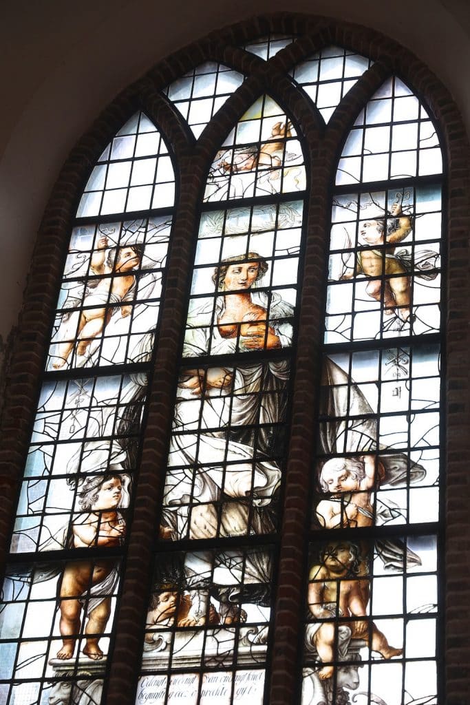 Glas-in-loodraam in Grote Kerk De Rijp