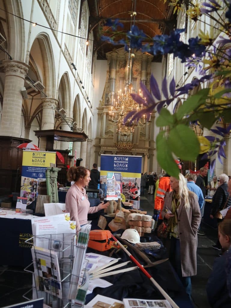 Nancy van team Erfgoed Erfgoedmarkt in Grote Kerk Alkmaar