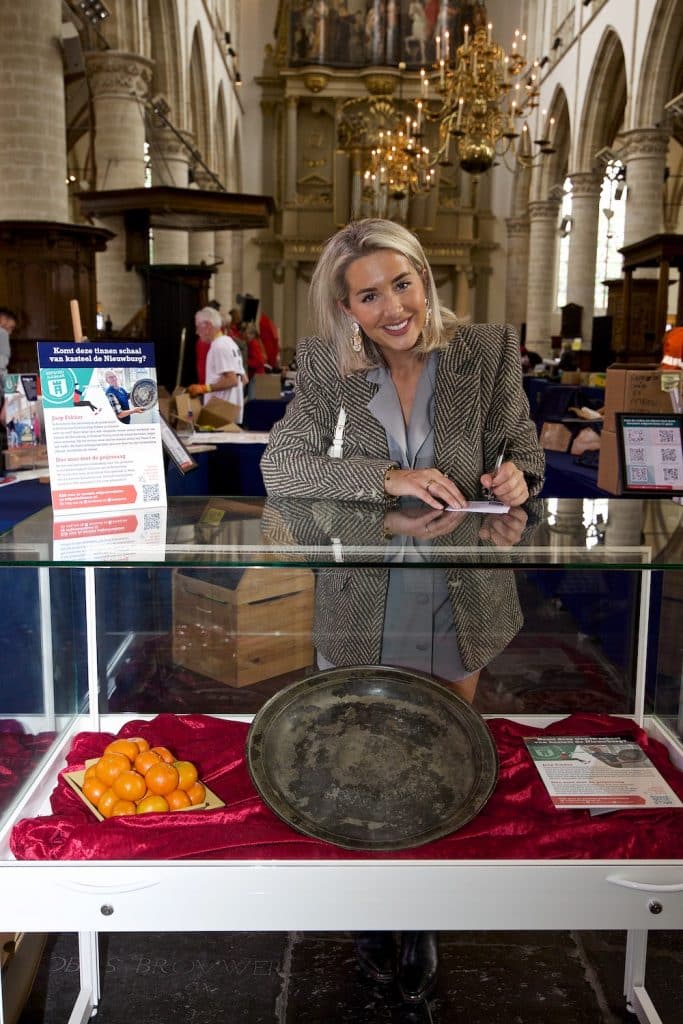 Prijsvraag tinnen schaal in Grote Kerk Alkmaar