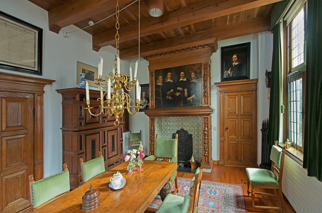 Regentenkamer van provenhuis van Nordingen of het Huis van Achten. Foto J. Elsinga 2012.
