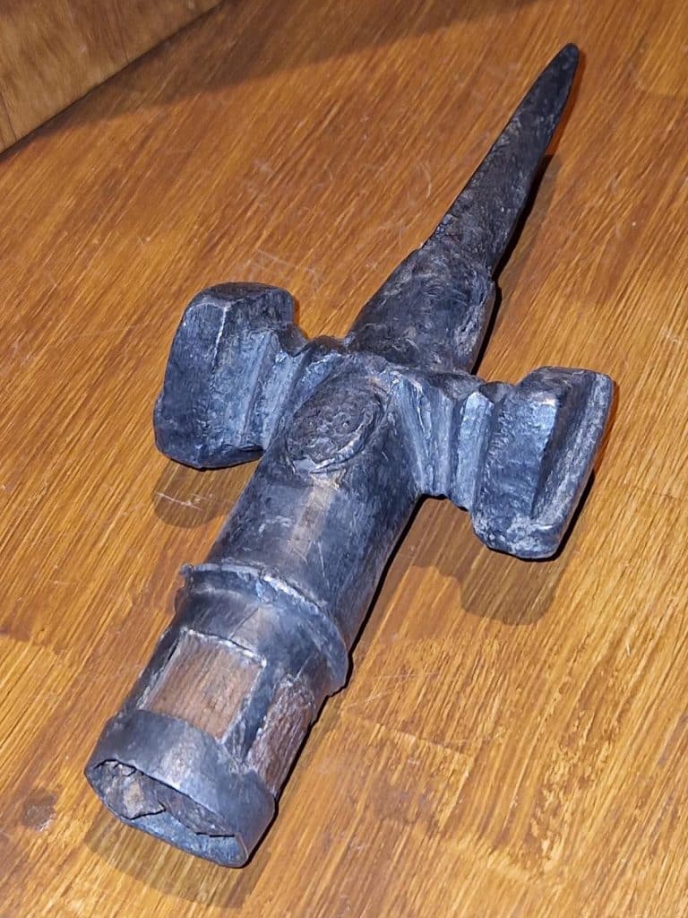 De strijdhamer van de Nieuwburg