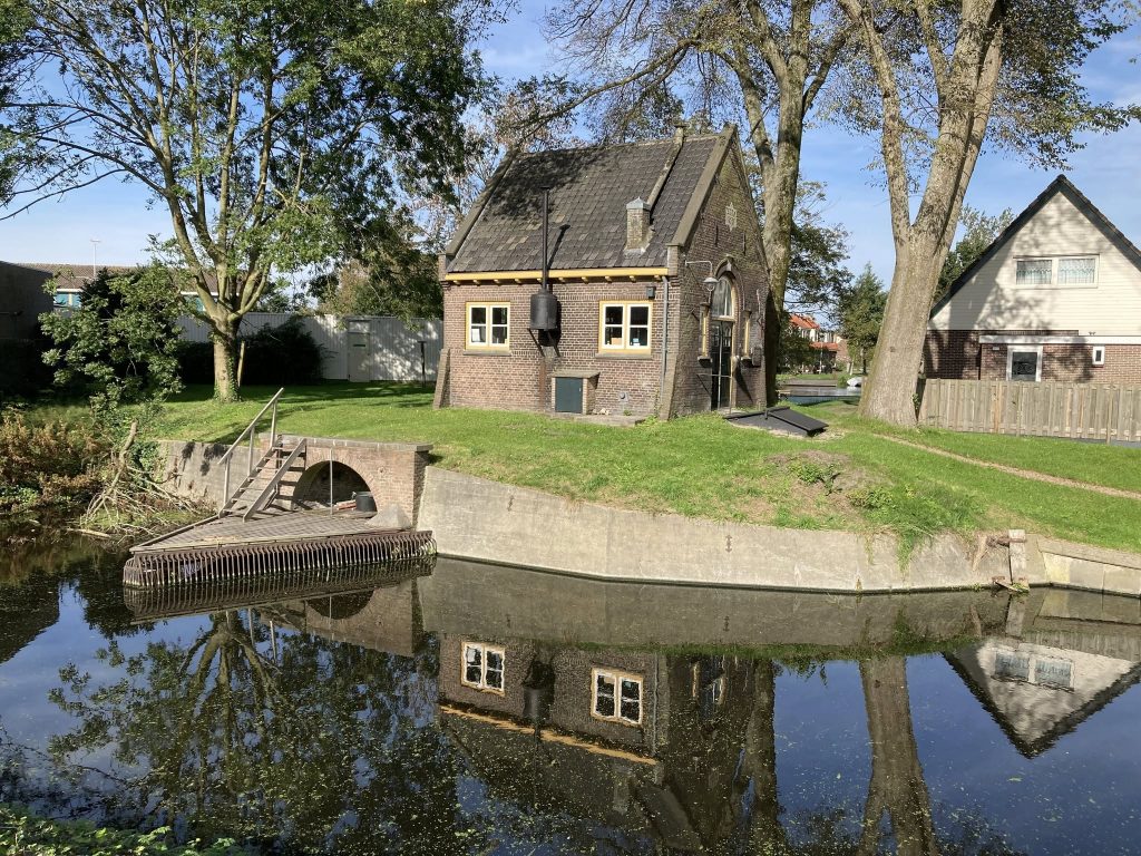 Het Dieselgemaal aan de Cort van der Lindenkade