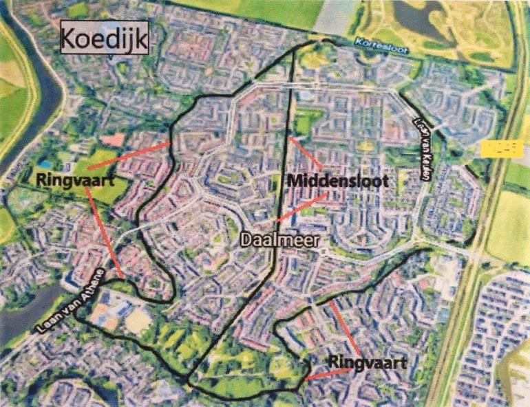 De nog bestaande ringvaart van droogmakerij opgenomen in de nieuwbouw van de Daalmeer.