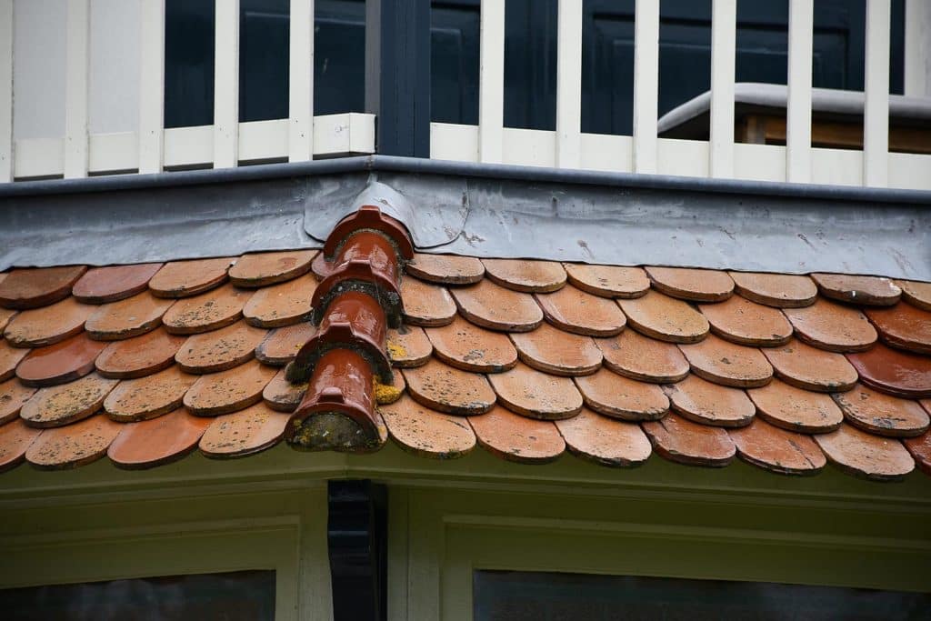 Tuindersvilla met geglazuurde pannen in Koedijk