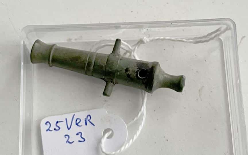 Minikanon opgegraven aan het Verdronkenoord bij de Laurentiuskerk