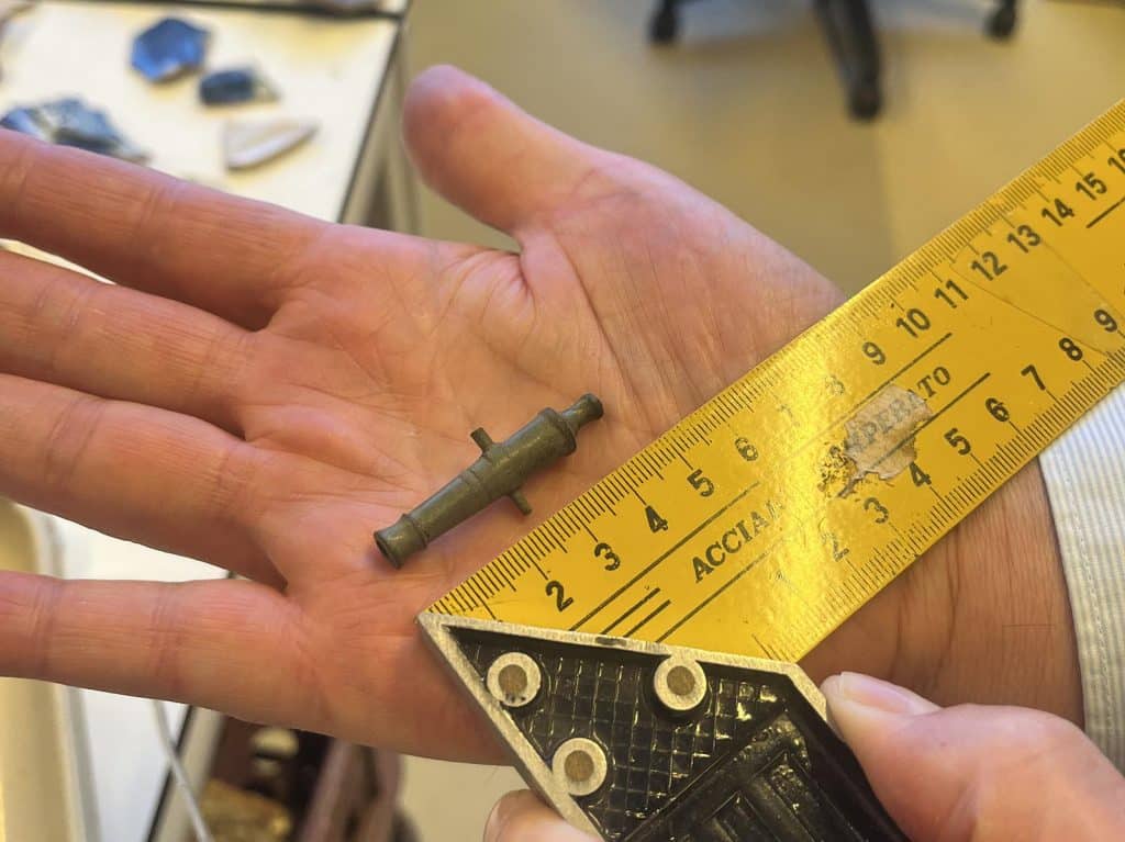 minikanon opgegraven aan het Verdronkenoord bij de Laurentiuskerk