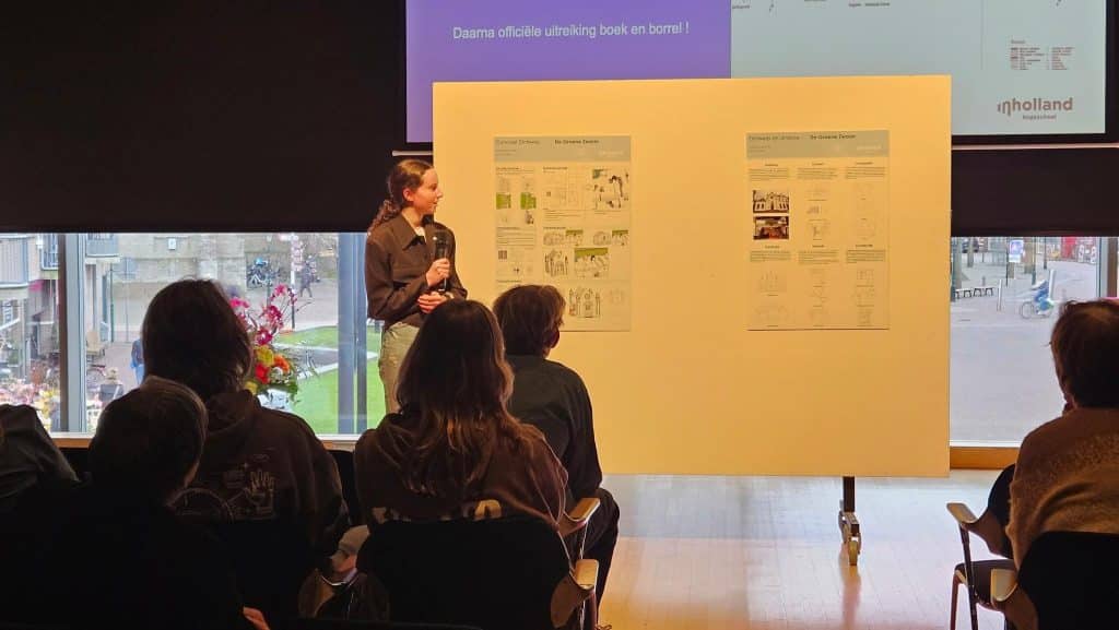 Studenten Bouwkunde van InHolland opnieuw aan de slag met gebouwen in de gemeente Alkmaar. Zij presenteerden de resultaten op presentatieborden in theater De Vest