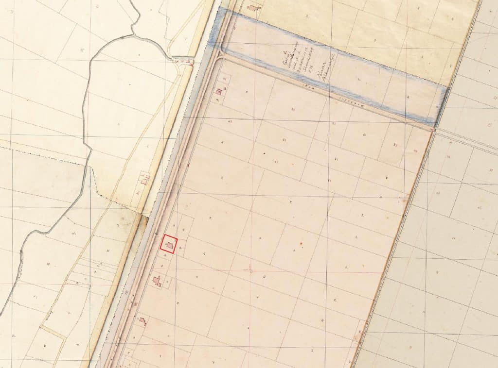 Uitsnede uit het minuutplan, de oudste kadastrale opmeting van het plangebied (1821).. Het plangebied is aangegeven door middel van een rode omlijning. Het noorden is boven.