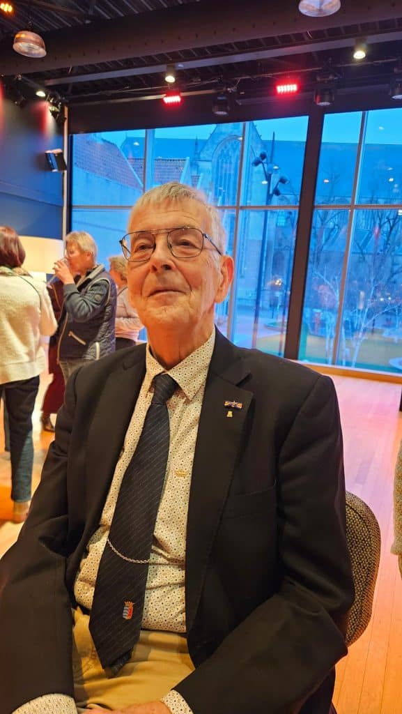 Goud voor Piet Verhoeven in de Pleinzaal in Theater de Vest