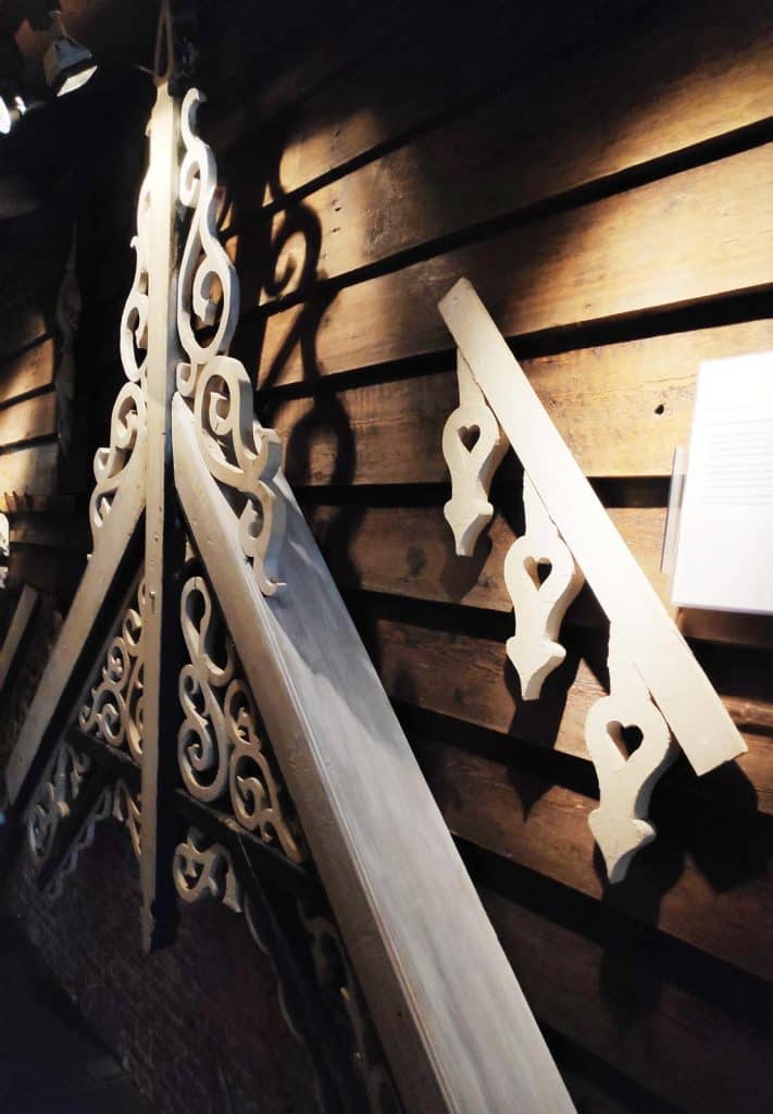 Makelaar in Museum In ‘t Houten Huis in De Rijp.