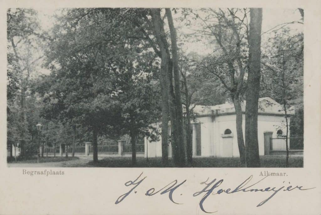 Prentbriefkaart van de Algemene Begraafplaats in de Westerhout Circa 1900