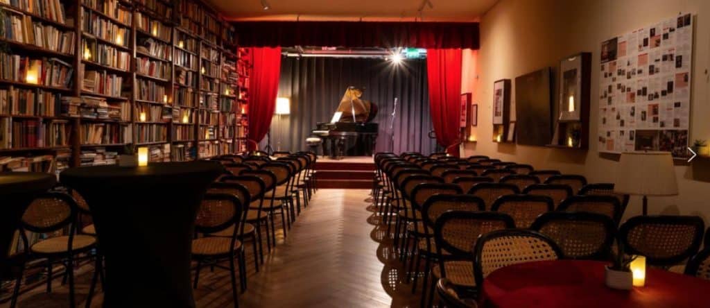 De Salon van Antiquariaat De Alkenaer in 2025