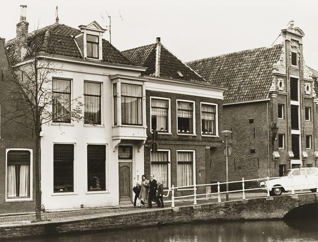 Verdronkenoord 41, 43 en 45 in 1972. Foto J. Elsinga.
