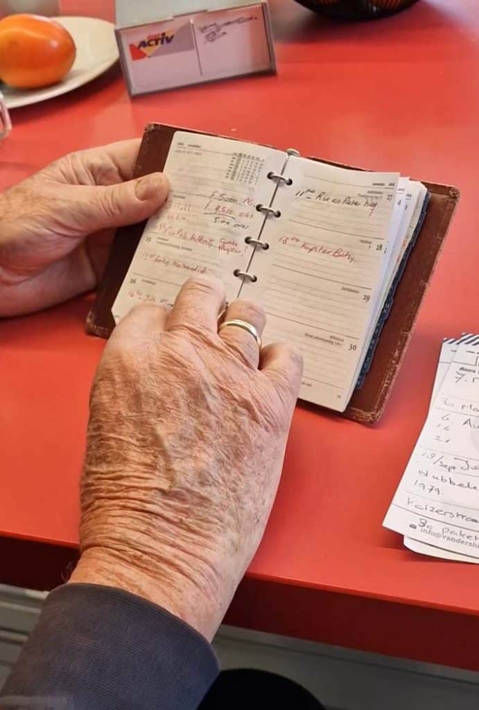 Frans hield alle opgravingen bij in zijn oude werkagenda’s die hij altijd heeft bewaard.