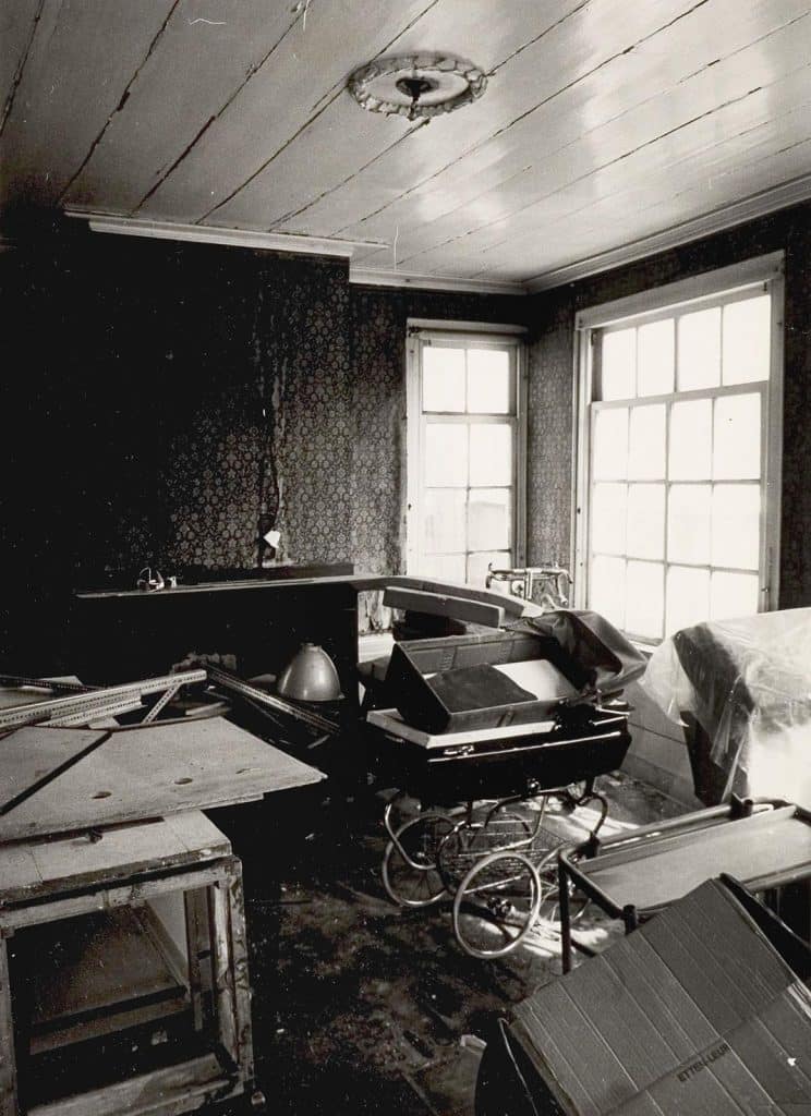 De regentenkamer op de eerste verdieping van het Hofje van Bijlevelt. Foto J. Elsinga 1984.