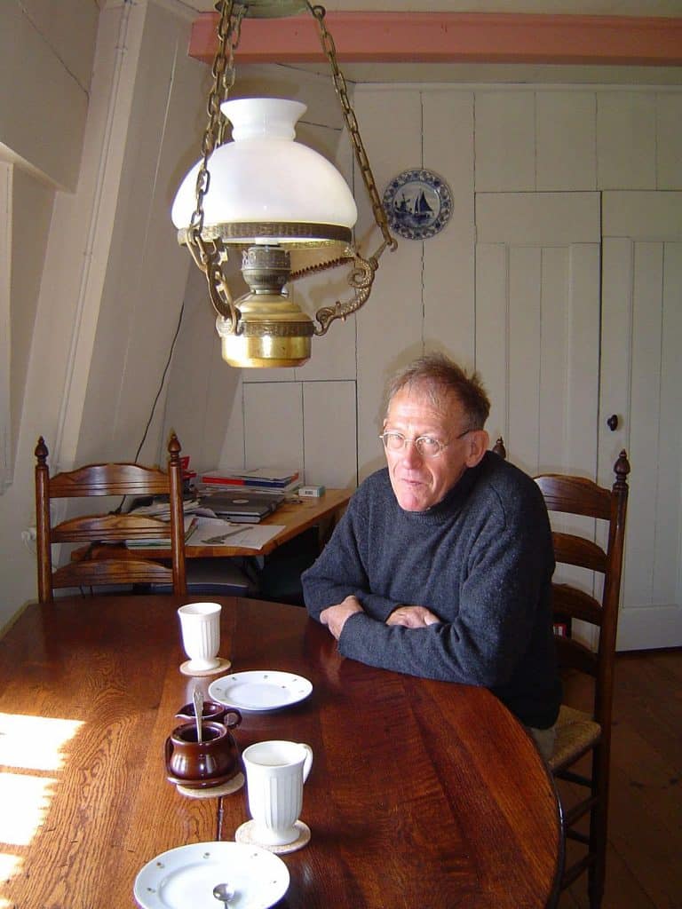 Molenaar Piet Koger in zijn molen De Otter. Foto G. Breedt-Piersma 2005.