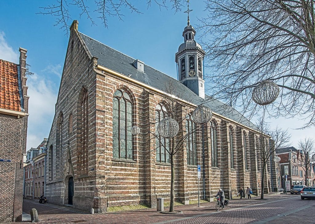 Kapelkerk aan de Laat met de toegangsdeur in de Kapelsteeg in 2013.